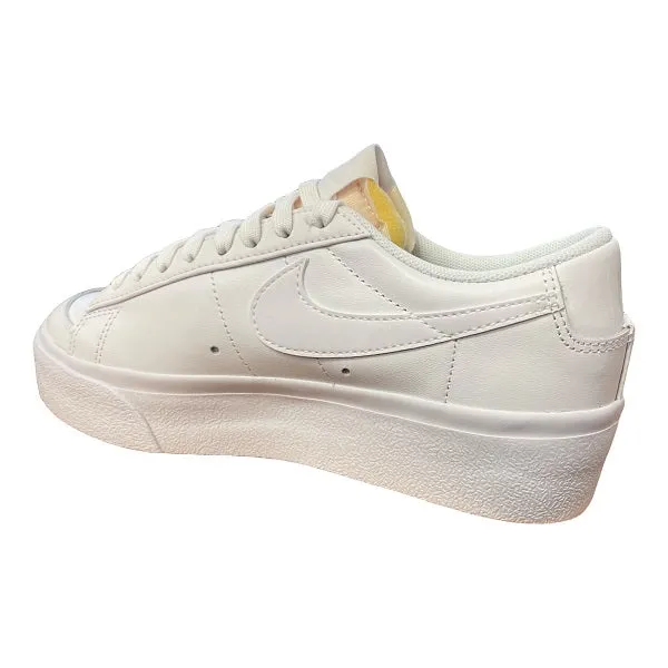 Nike scarpa sneakers da donna con zeppa Blazer Low DJ0292-100 bianco